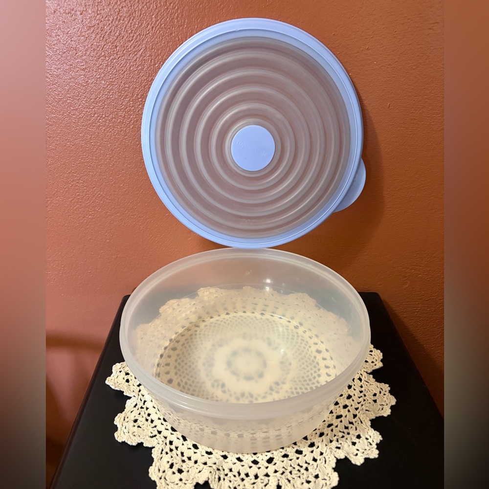 Tupperware Stuffables Container - Picture 3 of 4